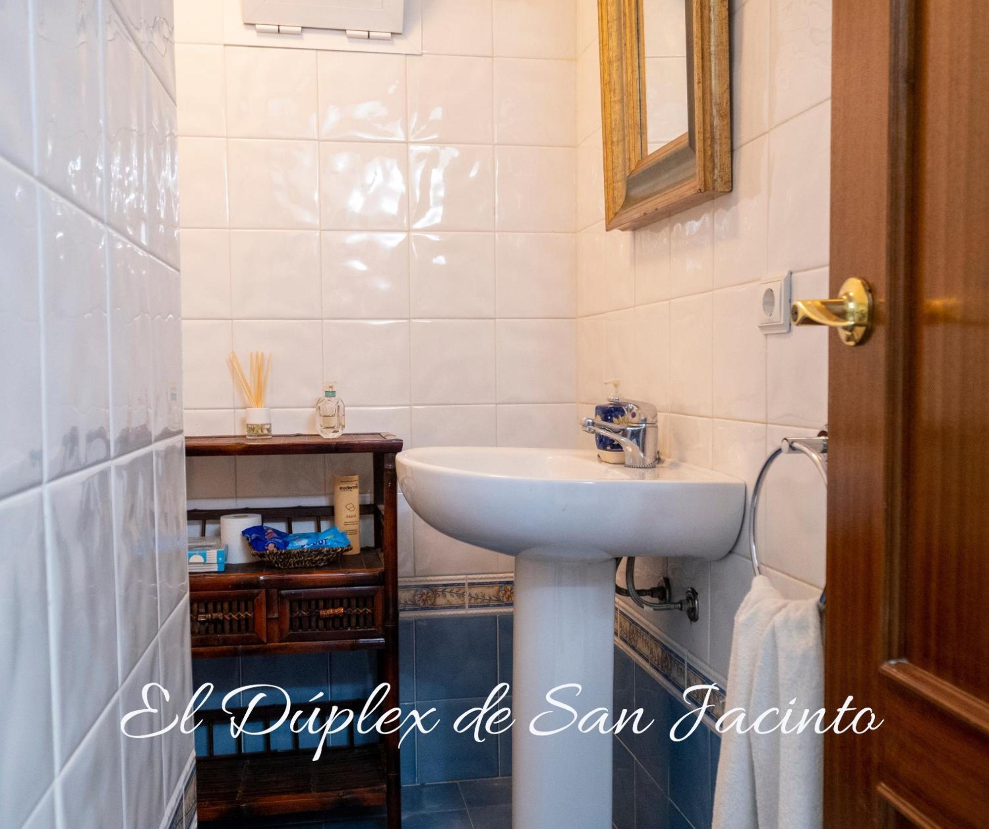 El Duplex De San Jacinto Lejlighed Sevilla Eksteriør billede
